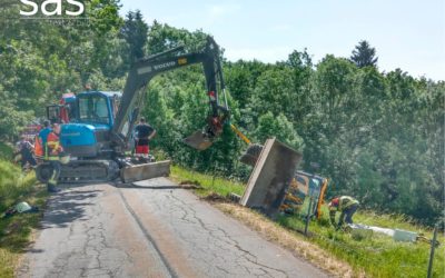 Arbeiter von Baufahrzeug erdrückt