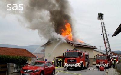 Dachstuhlbrand in Einfamilienhaus